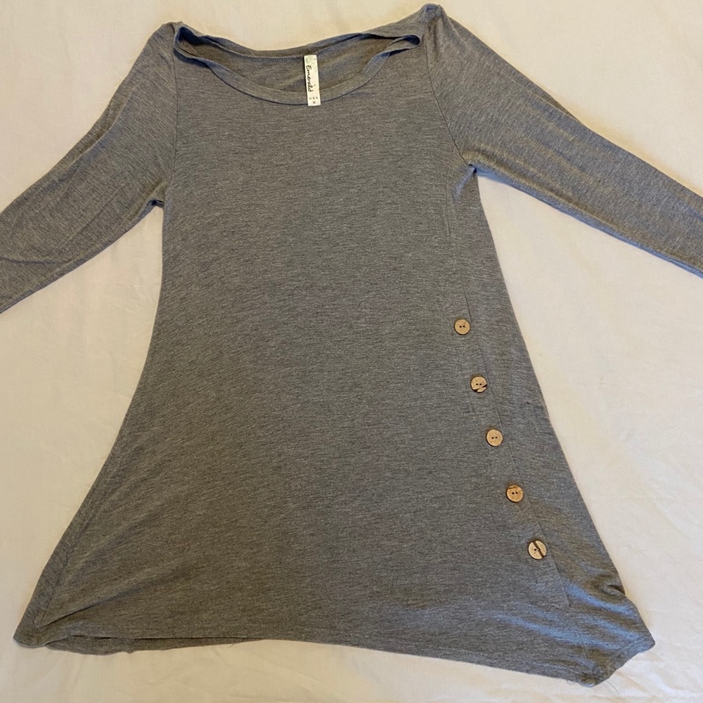 Emerald Tee Size M